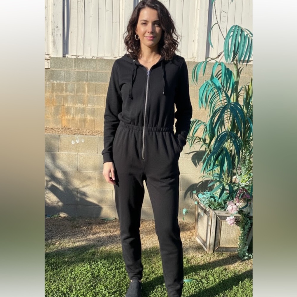 Old Navy black Women's sweatshirt Jumpsuit